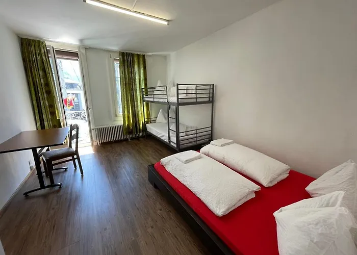 Happy אינטרלאקן